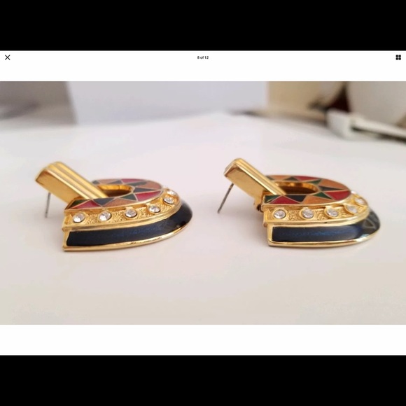 NEW LISTING - Picture 9 of 12